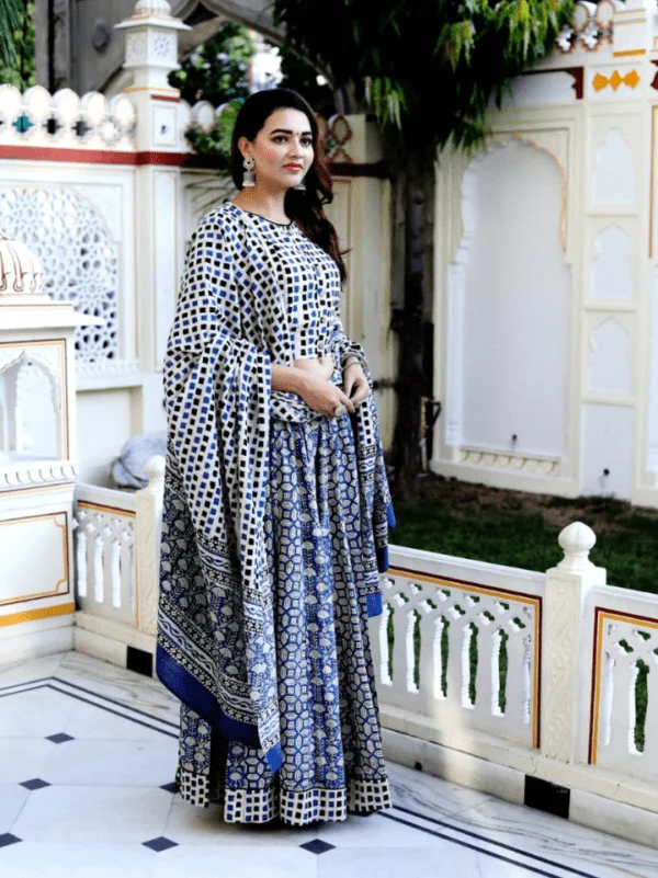 Crop Top Lehenga With Mulmul Dupatta