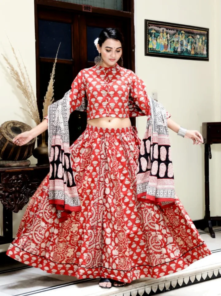 Crop Top Lehenga With Mulmul Dupatta