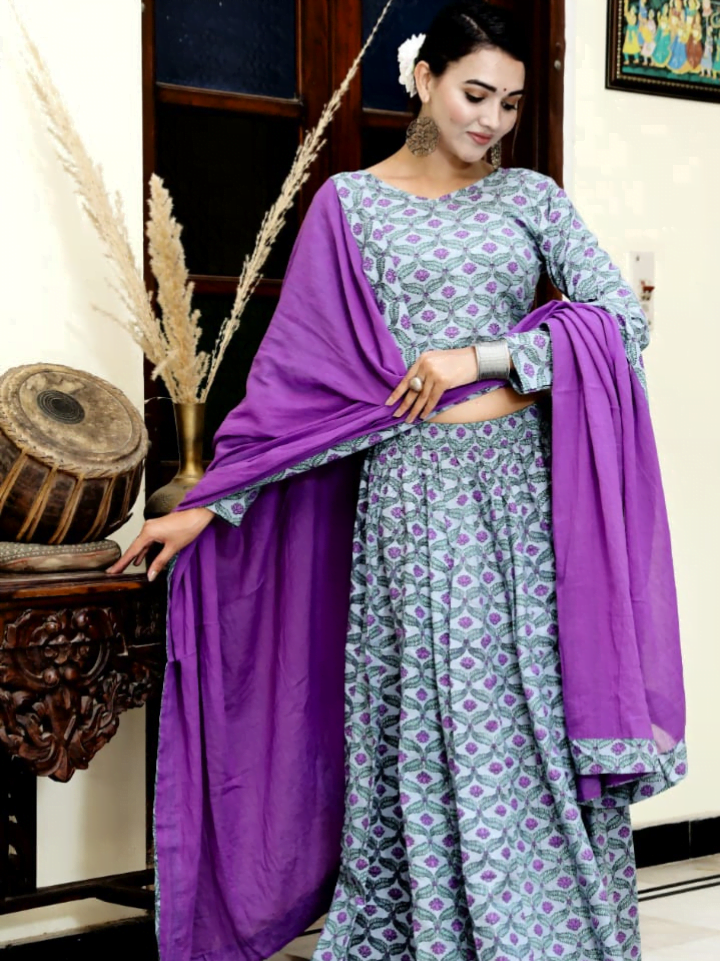 Crop Top Lehenga With Mulmul Dupatta