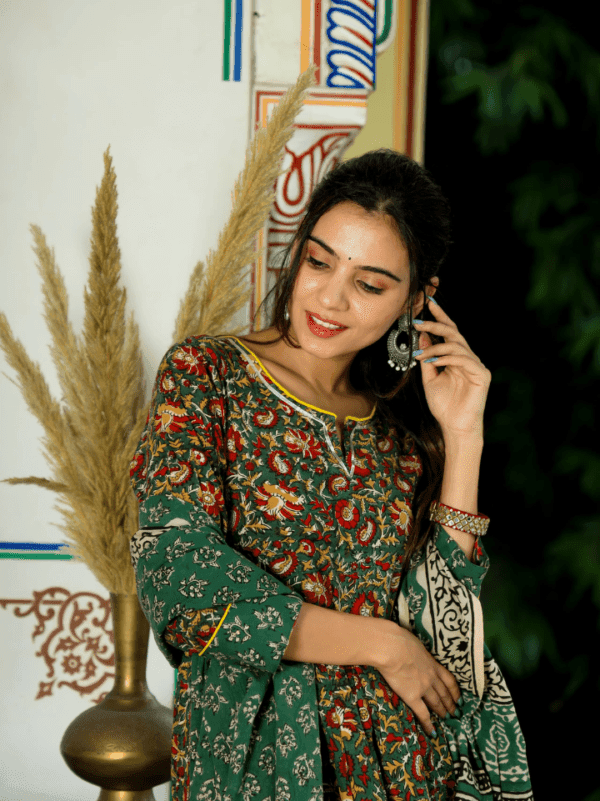 stylish anarkali kurti