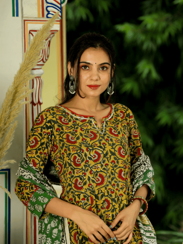 anarkali kurti with dupatta