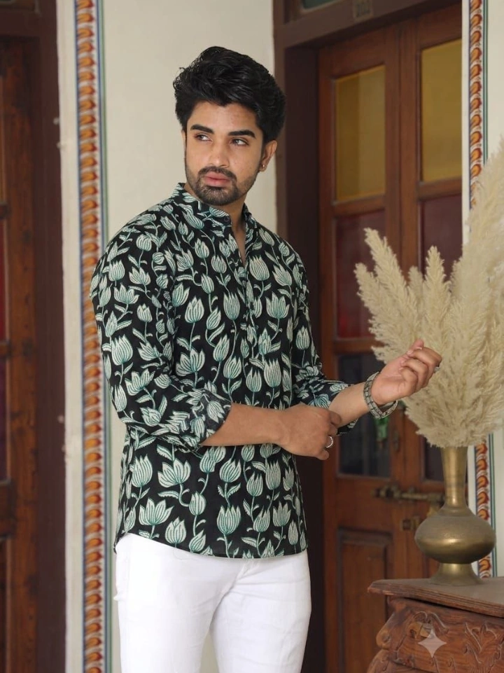 Black floral block printed short kurta for men โ pure cotton, Bagru | SA Fab