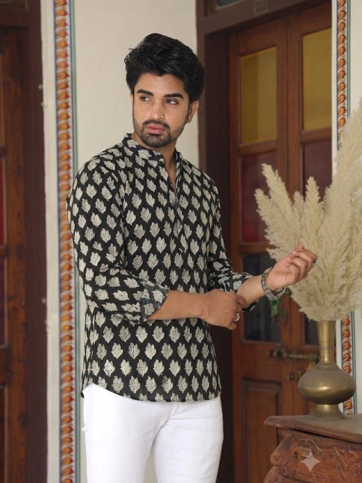 Black small motif block printed short kurta for men โ pure cotton, Bagru | SA Fab